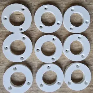 Držák aby se lednička nehýbala